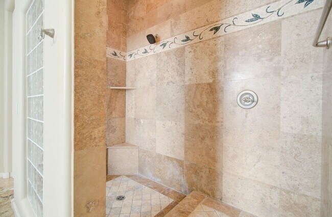 Building Photo - 9427 E Trailside View