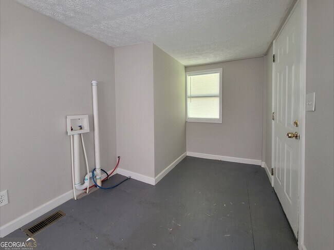 Building Photo - 516 Pendergrass Rd