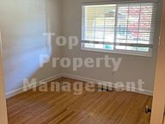 Building Photo - Very nice 4 Bed /2 Bath/1,948 Sqft house in desirable Campolindo neighborhood in Moraga available...