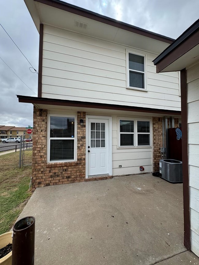 Building Photo - 1318 Harless Ave