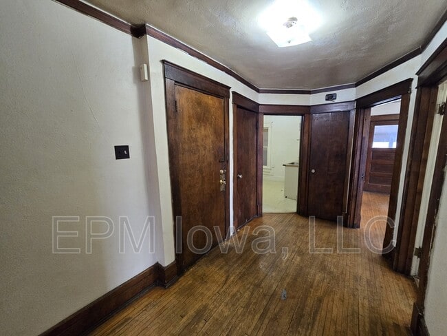 Building Photo - 118 1/2 Harrison Street