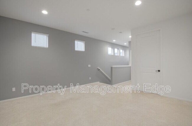 Building Photo - 662 Gemstone Dr