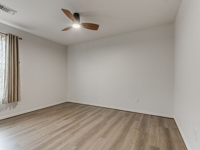 Building Photo - 15704 Caney Dr