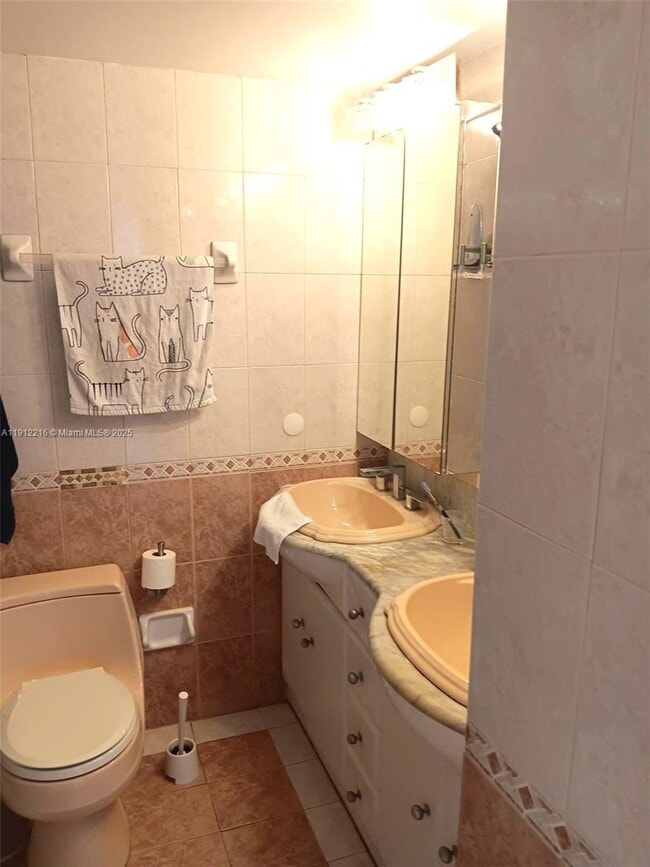 Building Photo - 3703 NE 166th St