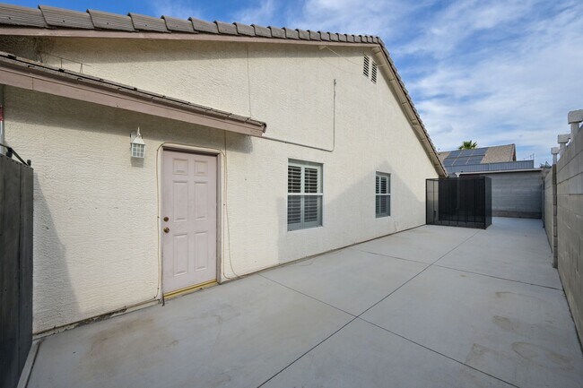 Building Photo - 561 Pacer Terrace