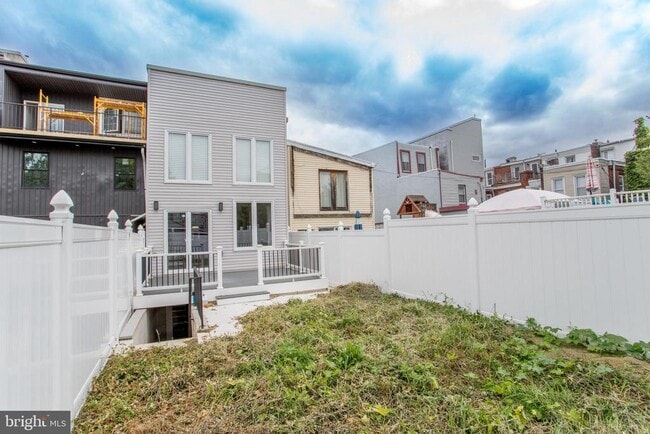 Building Photo - 1214 E Fletcher St