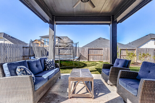 Building Photo - 31430 Vineyard Creek Dr