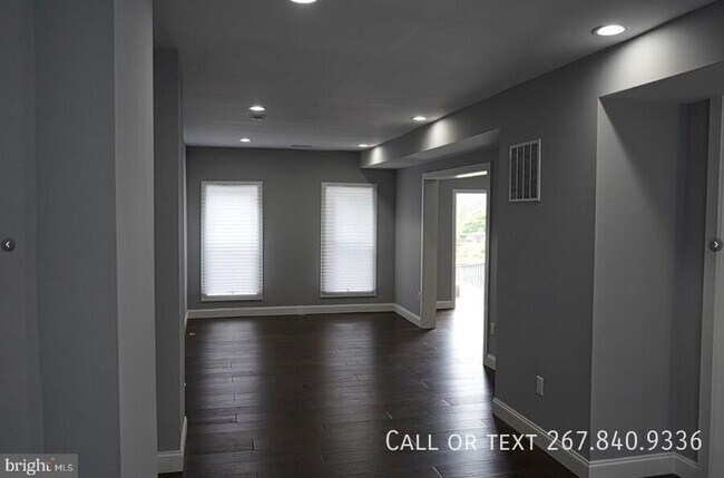 Building Photo - 3722 Woodhaven Ave