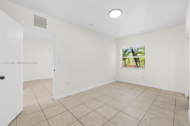 Building Photo - 575 NE 82nd St