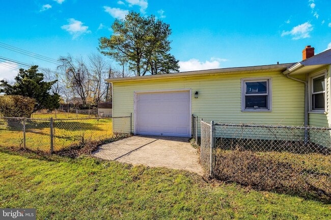 Building Photo - 816 Lincoln St