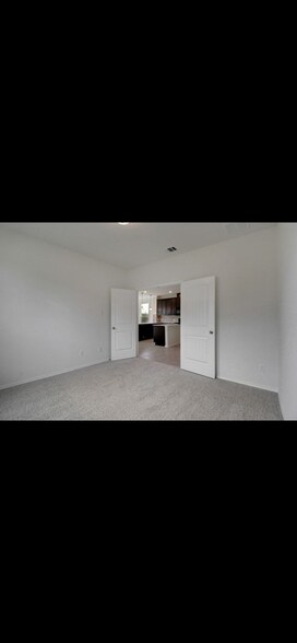 Building Photo - 124 Rocroi Dr