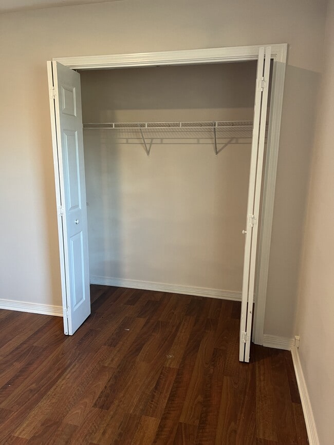 Building Photo - 160 Nicole Ln