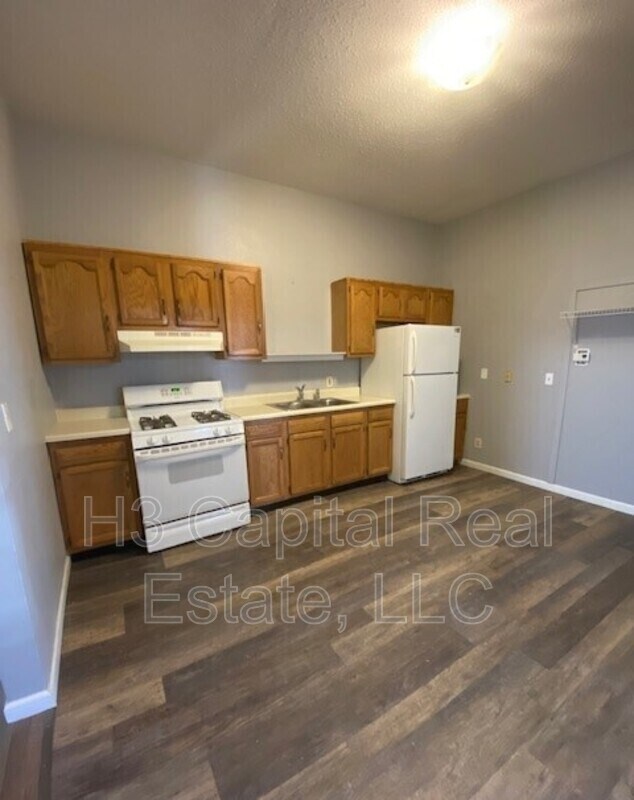 Building Photo - 117 S Main St