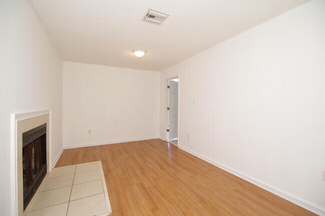 Building Photo - 2046 54th Ave