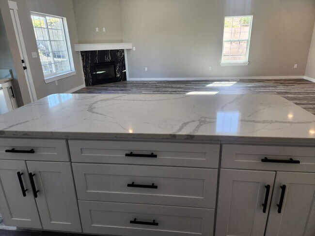 Building Photo - n625