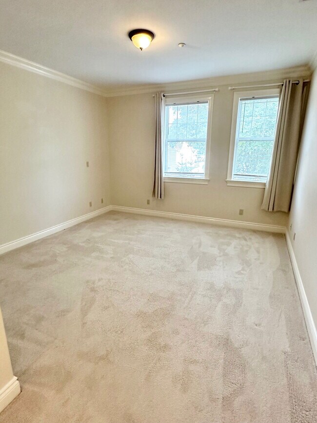 Building Photo - Madison Avenue, Park Ridge, NJ 07656 - 2 BR 2 BA condo