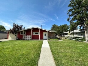 Building Photo - Cutest 3-Bedroom House with Covered Back Patio + Bonus Storage/Office!