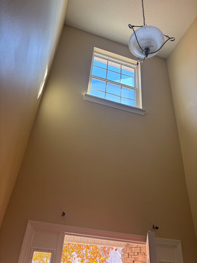 Building Photo - 121 Faybrook Dr