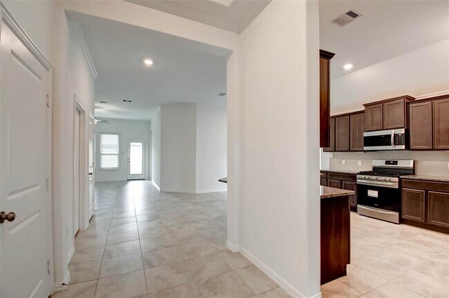 Building Photo - 2323 Green Kale Dr