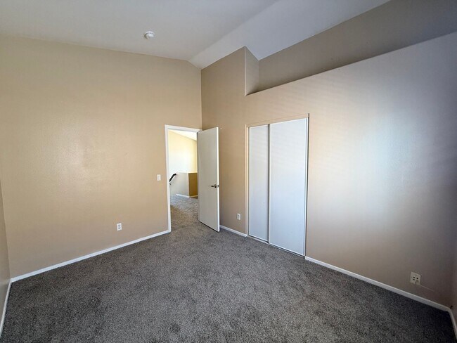Building Photo - 8816 W Pine Pitch Dr