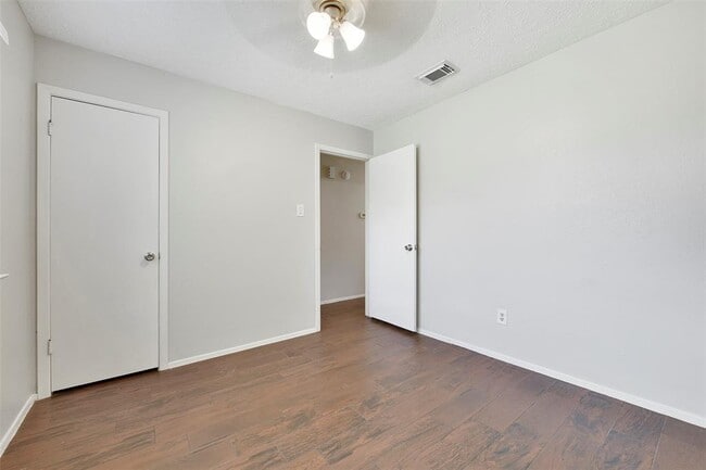 Building Photo - 2502 Ewell Dr