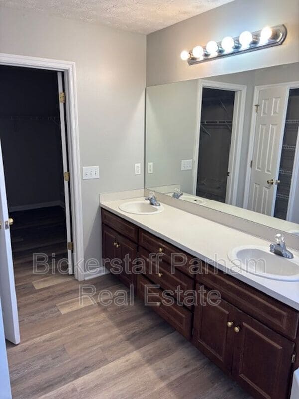 Building Photo - 9146 Garrett Lake Dr