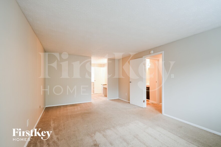 Building Photo - 9026 Kasteel Way