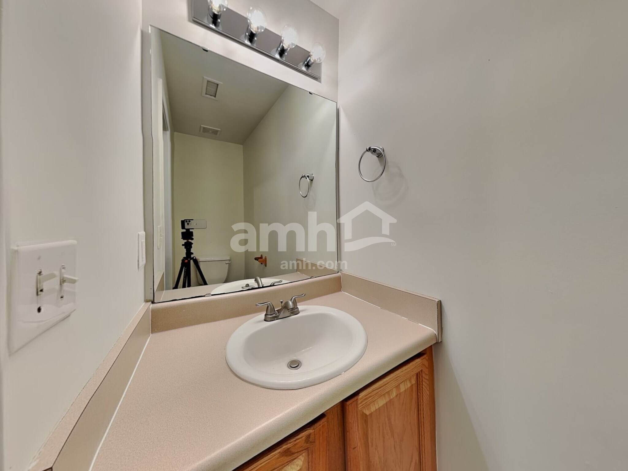 Building Photo - 3913 Tyler Bluff Ln