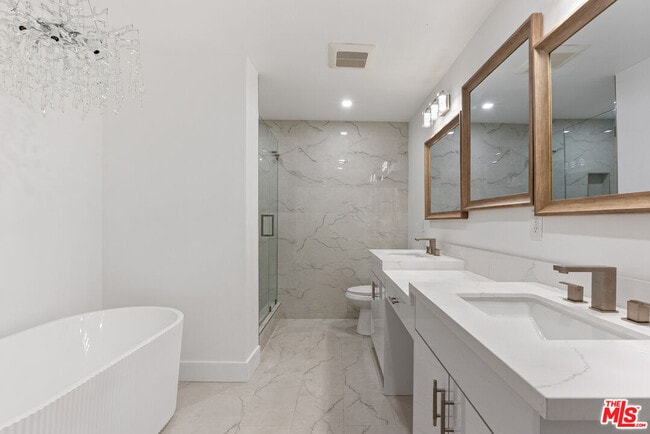 Building Photo - 8455 Fountain Ave