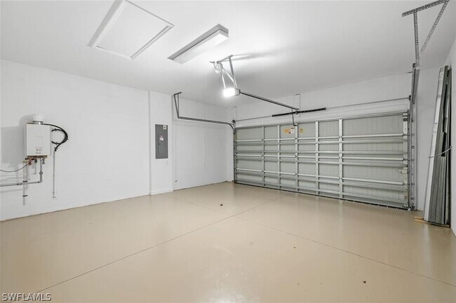 Building Photo - 18311 Ridgeline Dr