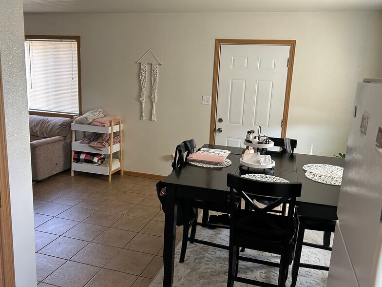 Building Photo - 1526 Starview Dr