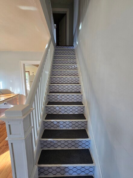 Building Photo - 208 Pike St