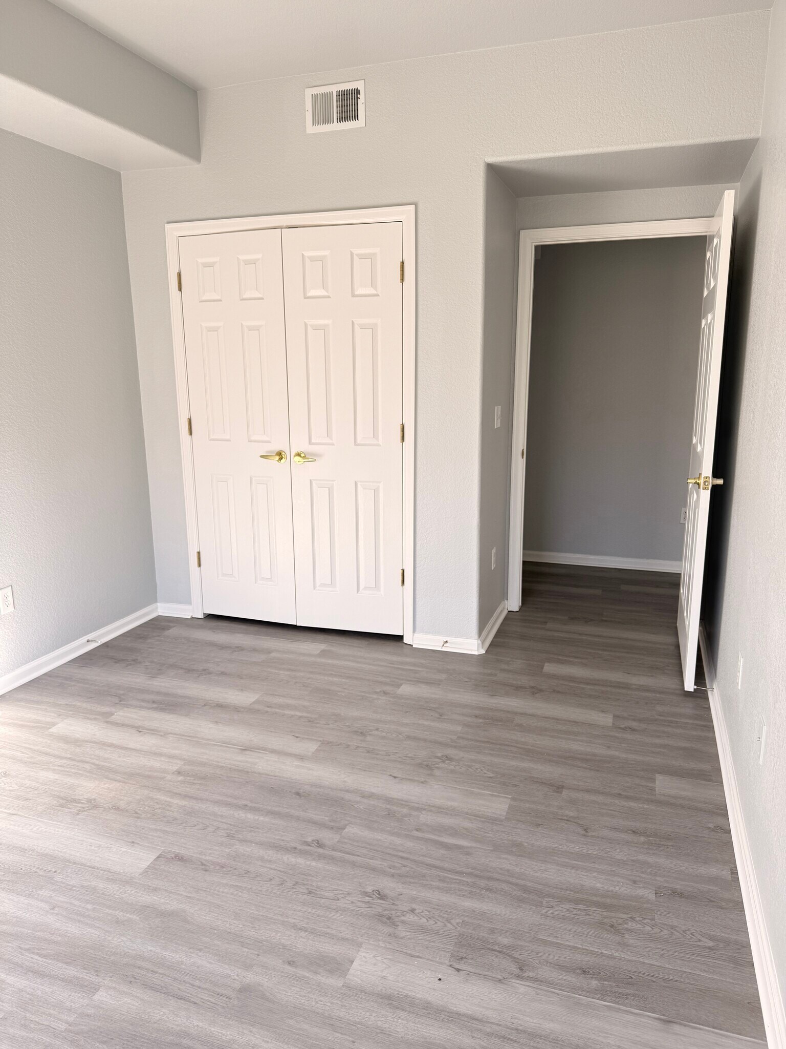 Building Photo - 15700 E Jamison Dr