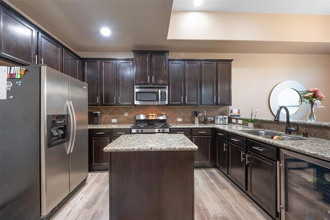 Building Photo - 25135 Andris Ln