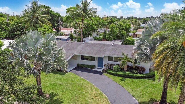 Building Photo - 18641 Belview Dr