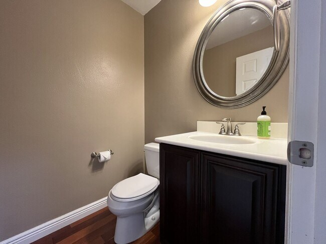 Building Photo - Stunning 4BR Home with Formal Living & Dining, Office & Gourmet Kitchen