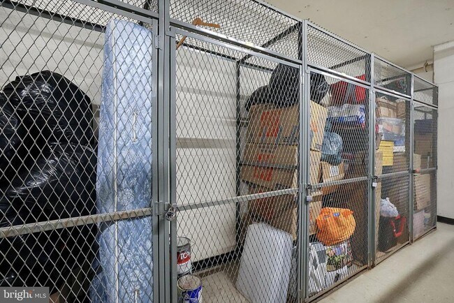 Building Photo - 3713 S George Mason Dr