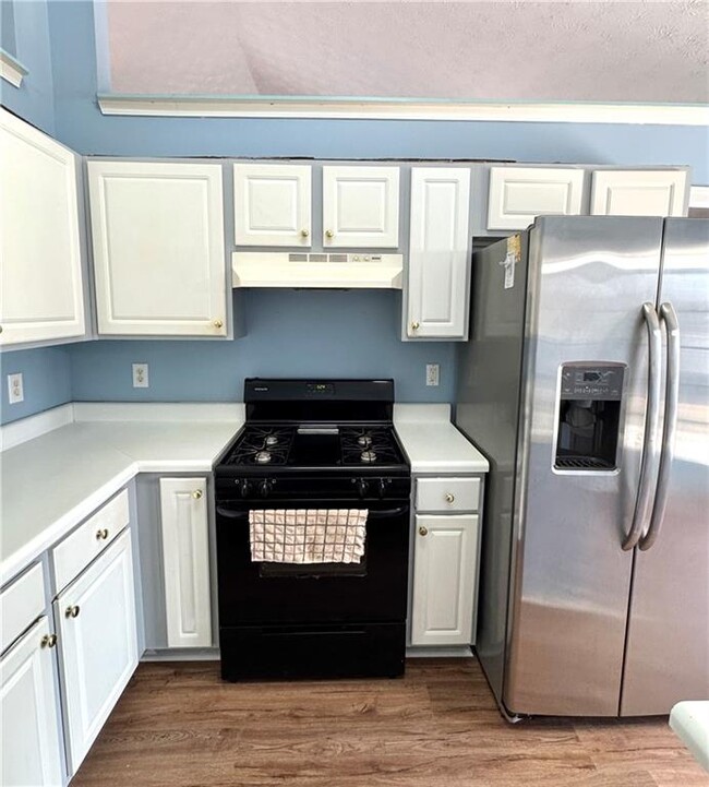 Building Photo - 444 Laurel Springs Ct