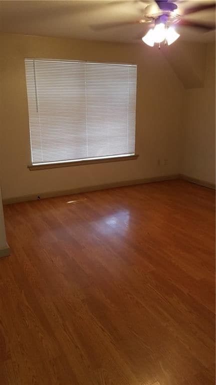 Building Photo - 756 N Barton Ave