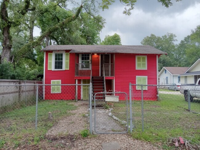 Building Photo - 104 N Olive St