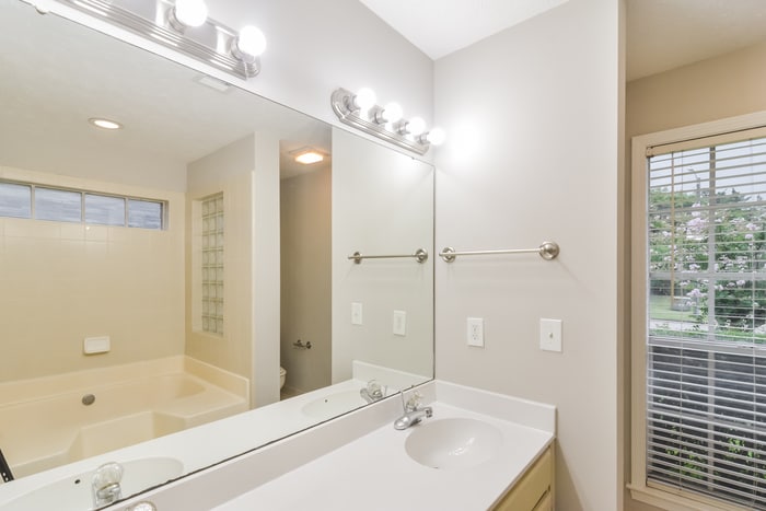 Building Photo - 7125 Fair Oaks Ct