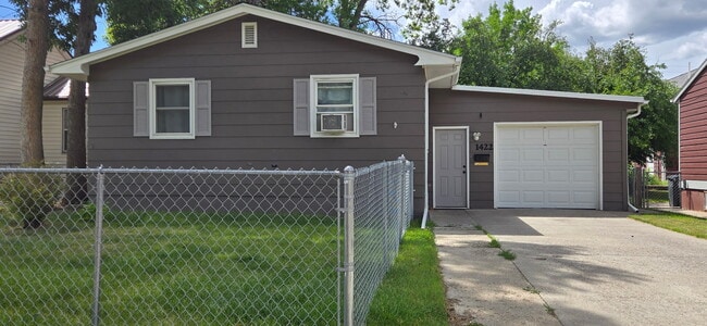 Primary Photo - 1422 5th Ave S