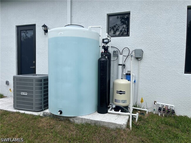 Building Photo - 4320 30th Ave SE