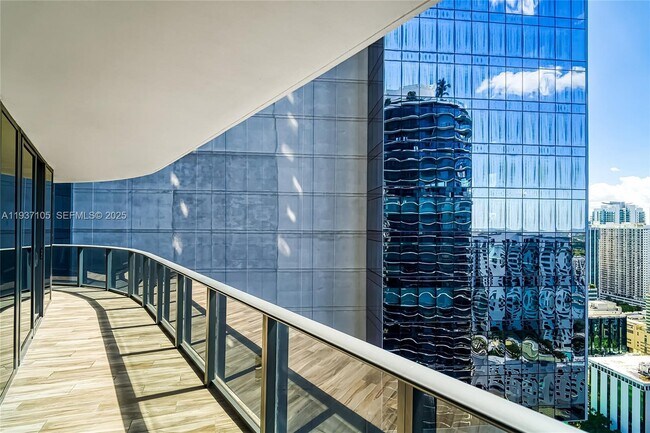 Building Photo - 801 S Miami Ave