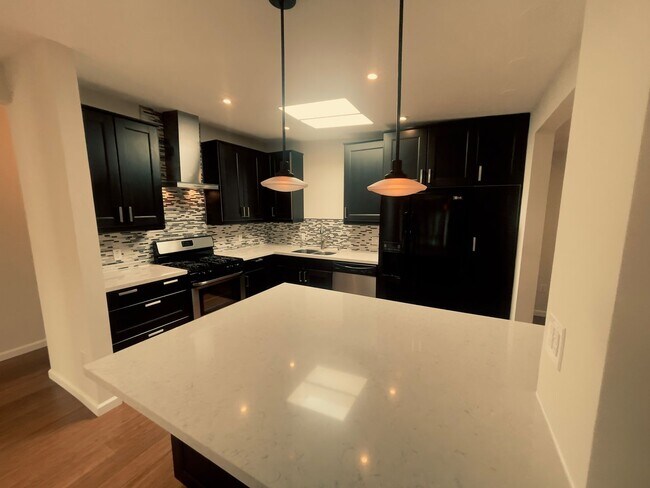 Building Photo - Beautifully Remodeled 3BD/2BA Sunnyvale Home with Designer Kitchen & Private Backyard