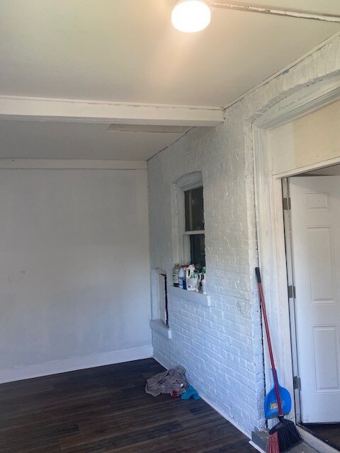 Building Photo - 7940 S Kingston Ave