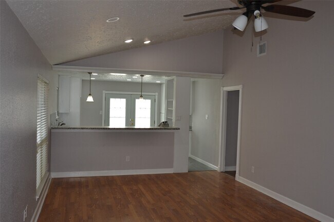 Building Photo - 22527 Market Square Ln