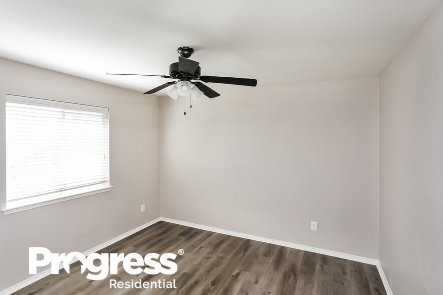 Building Photo - 1124 Golden Eagle Ct