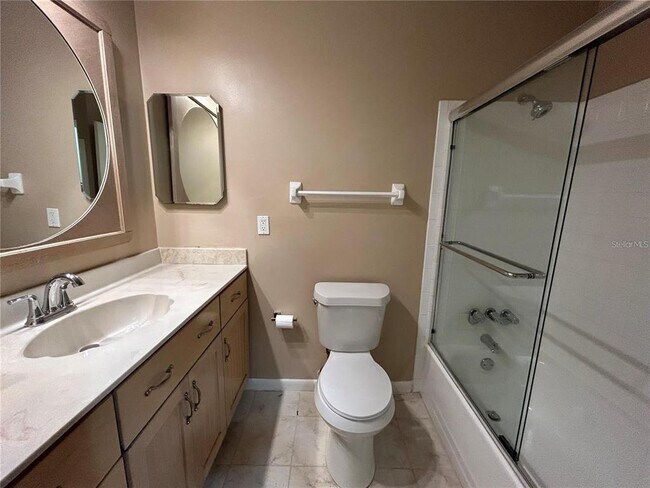 Building Photo - 3646 Radnor Pl