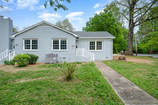 Building Photo - 1600 Flynnwood Dr